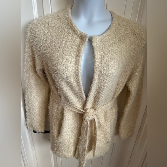 2bella Eyelash Knit Cardigan Sweater with Hand Warming Pockets and Belt, size L - Picture 4 of 8